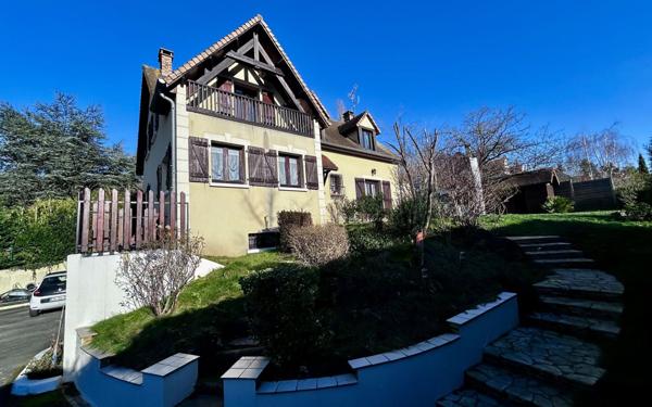 Maison à vendre    6 pièces •  Verrières-le-Buisson