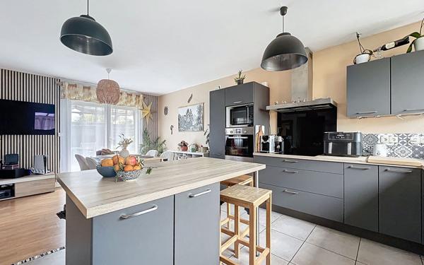 Maison à vendre    4 pièces •  Riom