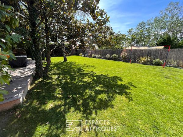 Villa plain-pied contemporaine avec piscine à Montélier