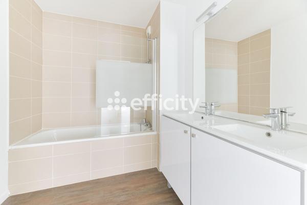 Appartement
         3 pièces
        - 63 m² Exclusivité 169 000 € *