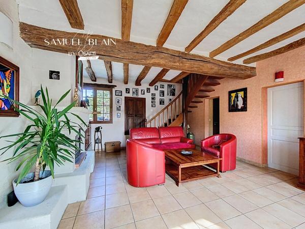 Charme de l'ancien, confort, calme, commerces.