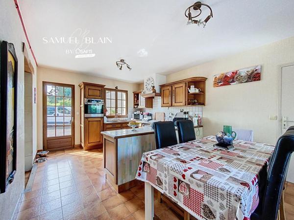 Charme de l'ancien, confort, calme, commerces.