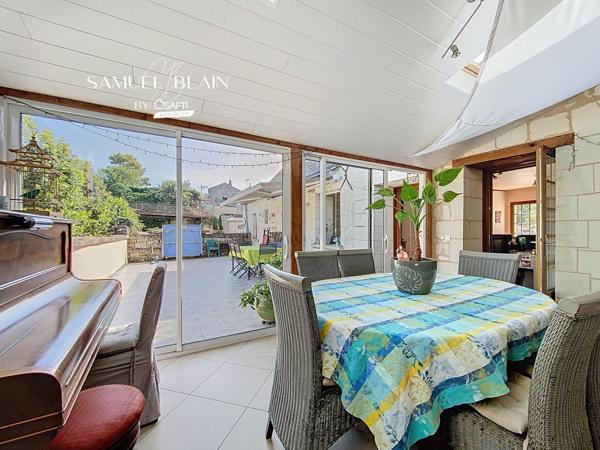 Charme de l'ancien, confort, calme, commerces.