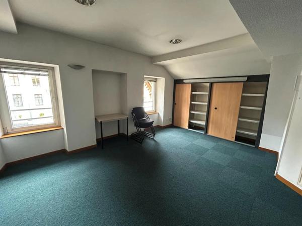 Local commercial à louer 219m² Delle (90100)