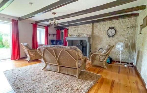 Vente Maison rénové(e) Chef-boutonne   