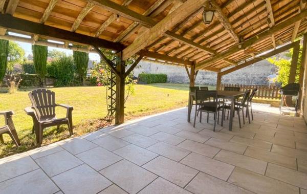 Vente Maison rénové(e) Chef-boutonne   