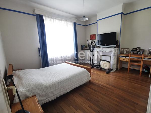 DEMEURE DE PRESTIGE - TERGNIER - 12 PIECES - 6 CHAMBRES - ENSEMBLE DE 350 m2 - TERRAIN 2492 M² - PROXIMITE GARE