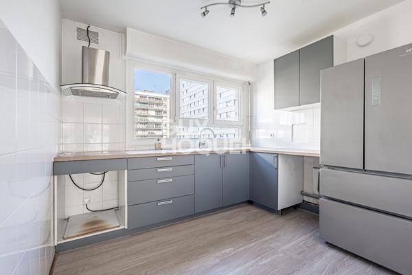 APPARTEMENT 5 PIECES AVEC BOX CAVE ET BALCON