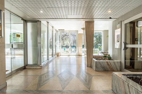 APPARTEMENT 5 PIECES AVEC BOX CAVE ET BALCON