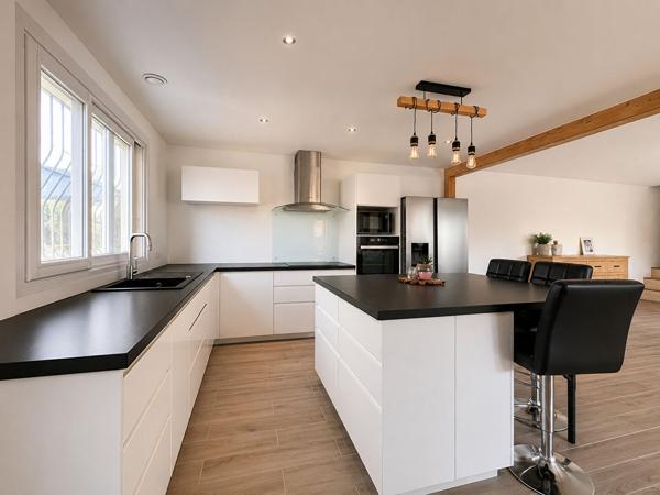 Maison Maison de 145 m2 en plein coeur de la barrière de Bègles 145 m²