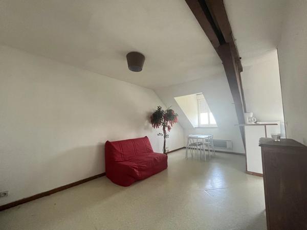 Location                                                      Appartement
                        
                     2 pièces                      35 m2                     à Nevers