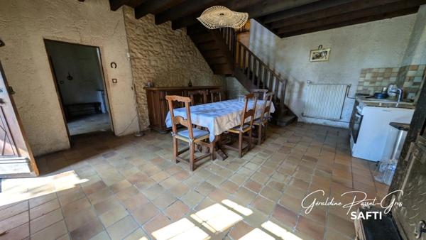 Fort potentiel pour cette maison en pierres