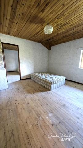 Fort potentiel pour cette maison en pierres