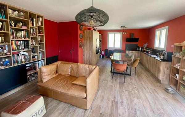 Faucon (84110) Propriété avec chambre d'hôte, gite et piscine dans environnement préservé sur 10 hectares environ.