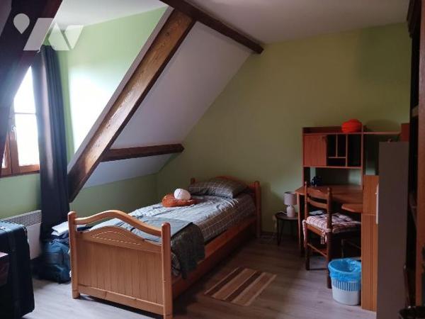 A VENDRE sur la commune de BAR SUR SEINE, Hameau d'AVALLEUR, un pavillon construit courant de l...