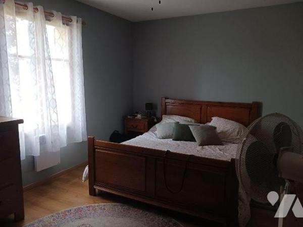 A VENDRE sur la commune de BAR SUR SEINE, Hameau d'AVALLEUR, un pavillon construit courant de l...