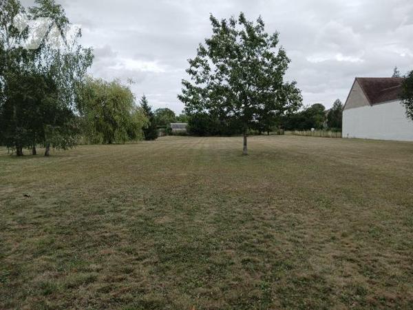 A VENDRE sur la commune de BAR SUR SEINE, Hameau d'AVALLEUR, un pavillon construit courant de l...