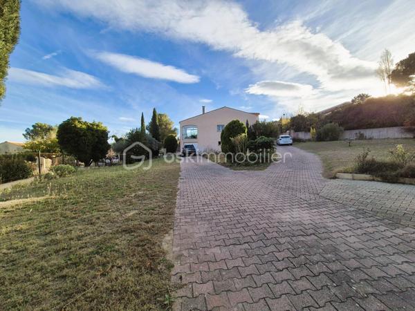 Maison traditionnelle de 235,42 m²