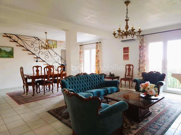 Maison traditionnelle de 235,42 m²