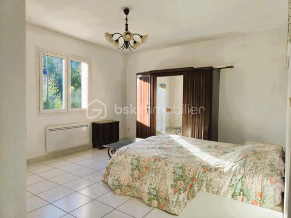 Maison traditionnelle de 235,42 m²