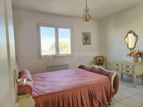 Maison traditionnelle de 235,42 m²