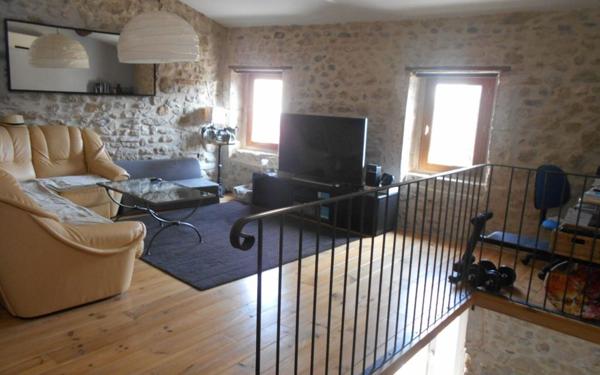 Appartement à louer    1 pièce •  Saint-Marcel-d'Ardèche