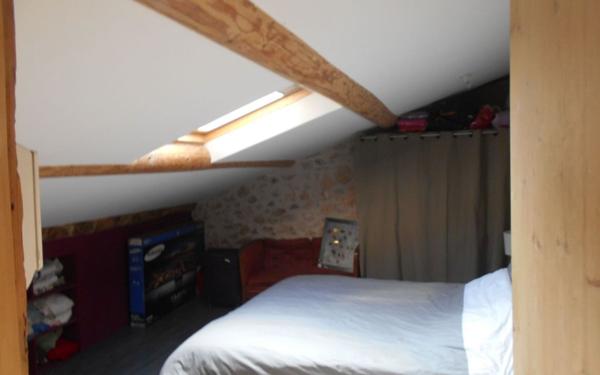 Appartement à louer    1 pièce •  Saint-Marcel-d'Ardèche