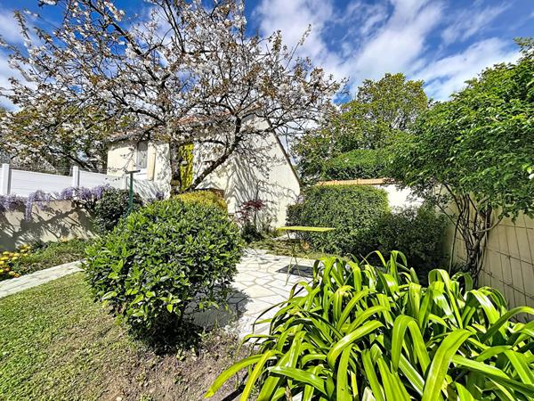 Maison 5 pièces 3 chambres à Saint Herblain - Quartier Preux, garage.