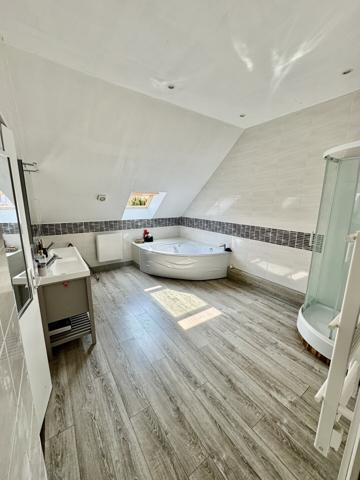 Maison 7 pièces sur 5000 m2 de terrain