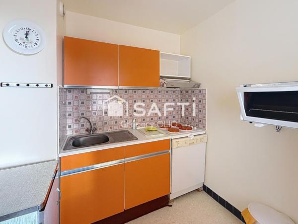 Apparemment 2 pièces avec place de parking et cave