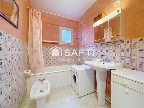 Apparemment 2 pièces avec place de parking et cave