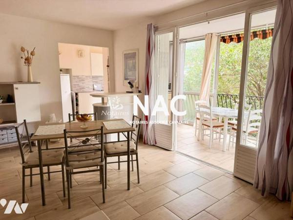 Grand appartement 2 pièces de 55m² habitable en centre-ville de Cavalaire
