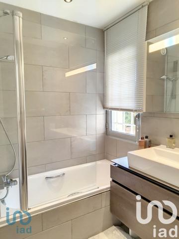 Appartement 5 pièces de 100 m² à Mandelieu-la-Napoule (06210)