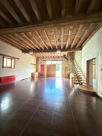 DUN LE PALESTEL SUPERBE GRANGE RENOVEE AVEC GOUT A USAGE PROFESSIONEL ET/ OU D'HABITATION OU DE GARAGE