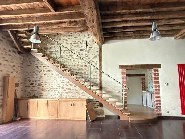 DUN LE PALESTEL SUPERBE GRANGE RENOVEE AVEC GOUT A USAGE PROFESSIONEL ET/ OU D'HABITATION OU DE GARAGE