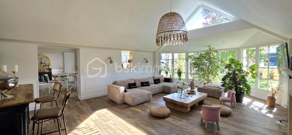 DEMEURE 280 m² — PISCINE CHAUFFÉE — TERRAIN 2 200 m² — SAINT-BARTHÉLEMY-D’ANJOU

Aux portes d’Angers (10 min en bus du centre-ville), propriété familiale de 10 pièces entièrement rénovée en 2025 sur un parc clos et paysagé de 2 200 m² en zone pavillonnaire.

Le coup de cœur : un salon cathédrale de 60 m² avec cheminée et verrière, baigné de lumière.

Les plus :
         •     Cuisine équipée neuve de 25 m²
      •     5 chambres, 3 salles d’eau
      •     Espace indépendant de 50 m² (Airbnb / bureau / studio)
      •     Piscine chauffée + pool house + terrasse pierre
      •     Sous-sol complet, cave, 6 places de parking
      •     DPE C — Chauffage aérothermie — GES A

À 10 minutes d’Angers, le calme d’une maison de vacances au quotidien

Et pour le reste… les photos parlent d’elles-mêmes 📸✨
📞 Contactez moi dès maintenant pour organiser une visite

Mode de chauffage Pompe à Chaleur
Taxe Foncière 4434€