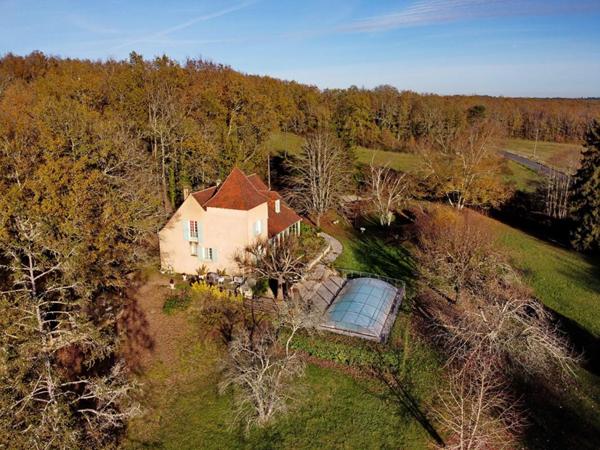 Belle périgourdine de charme avec chambres d'hôtes et piscine chauffée sur 1 hectare de terrain