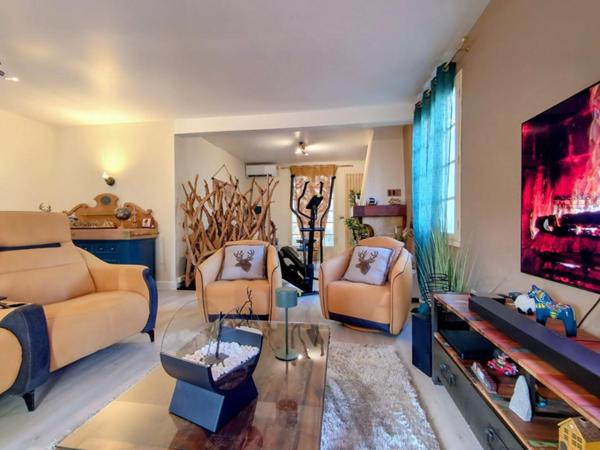 Belle périgourdine de charme avec chambres d'hôtes et piscine chauffée sur 1 hectare de terrain