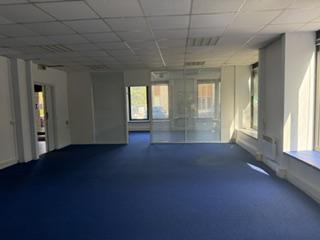 Location Local D Activite 2875 77183 Croissy Beaubourg 889121