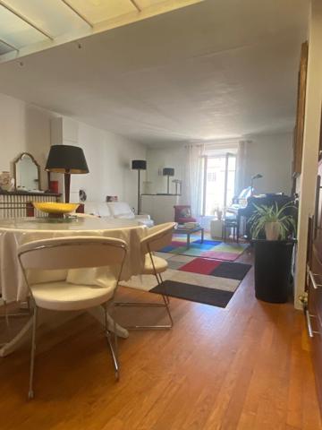 Hyper centre appartement avec balcon