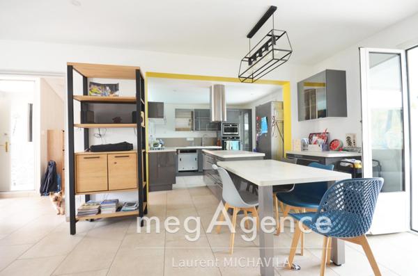 Maison à VILLENEUVE-LES-BEZIERS, 34420 - 5 pièces 120m²