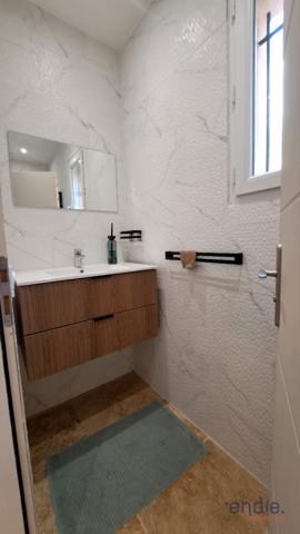 VILLECROZE VILLA NEUVE PLAIN PIED 3 CHS AU CALME