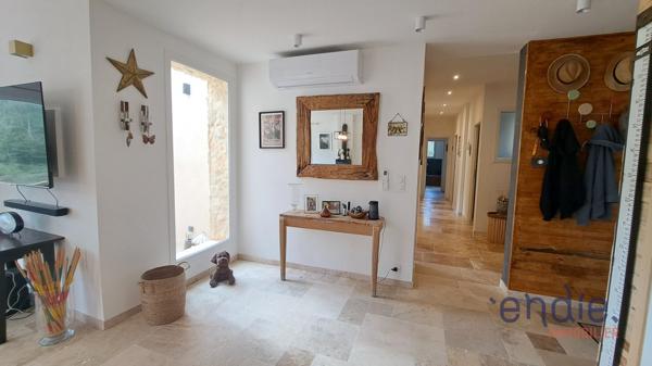 VILLECROZE VILLA NEUVE PLAIN PIED 3 CHS AU CALME