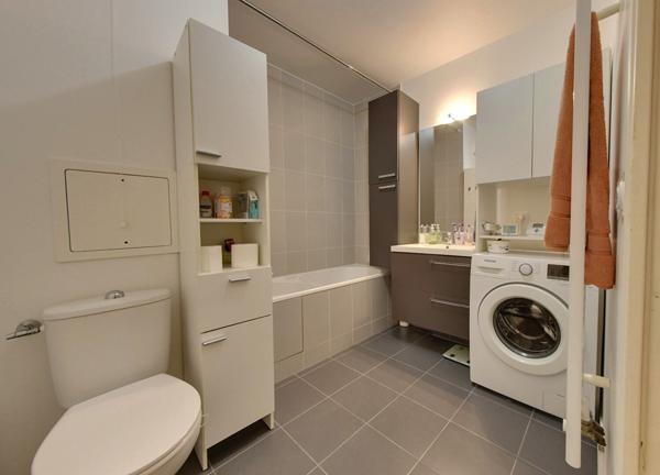 Appartement 2 pièces 44 m2 avec jardin + box + parking + cave en rdc