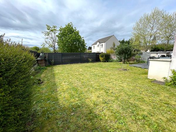 Appartement 2 pièces 44 m2 avec jardin + box + parking + cave en rdc