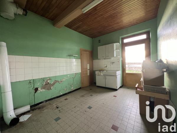 Ferme 8 pièces de 158 m² à Pomeys (69590)