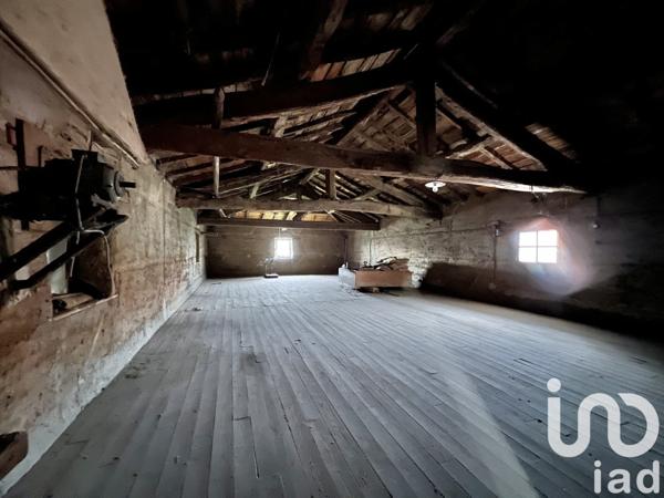 Ferme 8 pièces de 158 m² à Pomeys (69590)