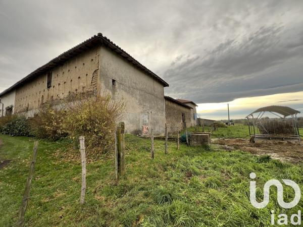 Ferme 8 pièces de 158 m² à Pomeys (69590)