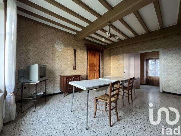 Ferme 8 pièces de 158 m² à Pomeys (69590)