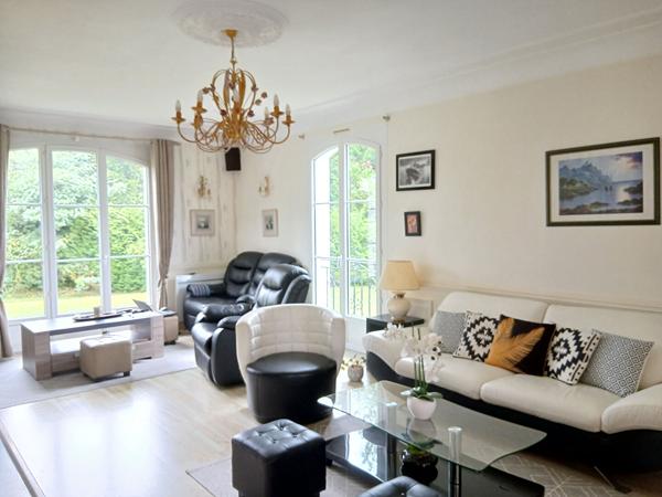 Maison 7 pièces – 186 m² environ à Domloup (ref : 38226)